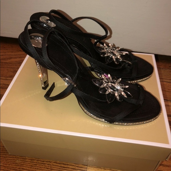 Black sandal heels - Picture 2 of 3